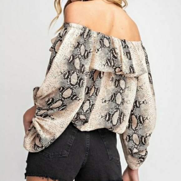 **HP** Snakeskin Off The Shoulder Top - Picture 6 of 7